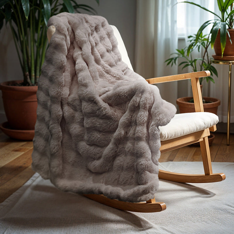 Pledd Pom Rabbit Fur Taupe